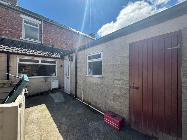 2 bed house for sale