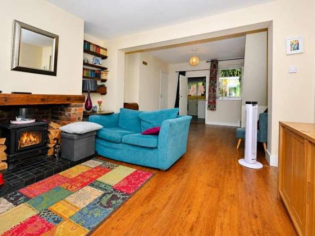 2 bed house for sale