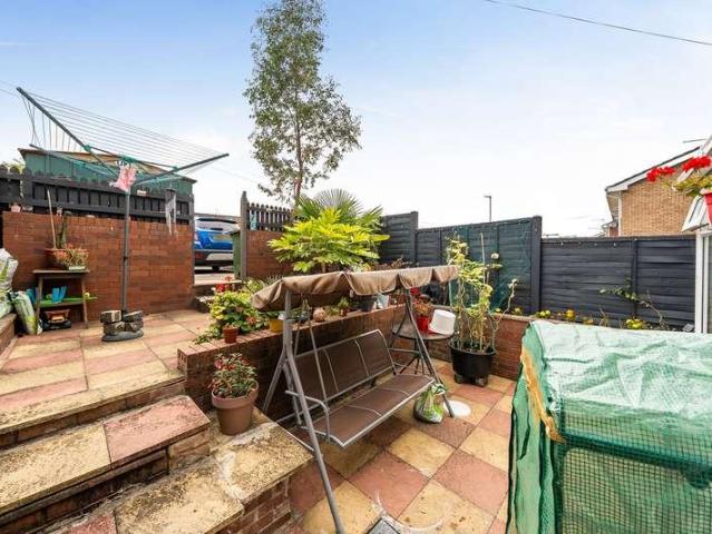 2 bed house for sale