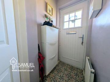 2 bed house for sale
