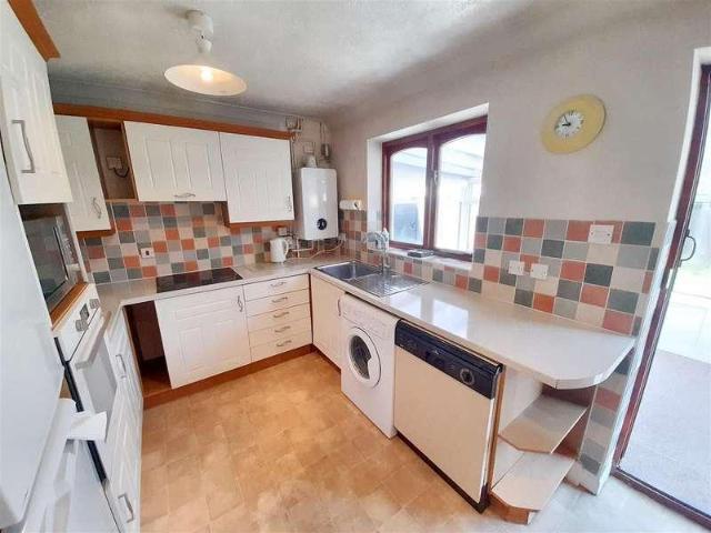 2 bed house for sale
