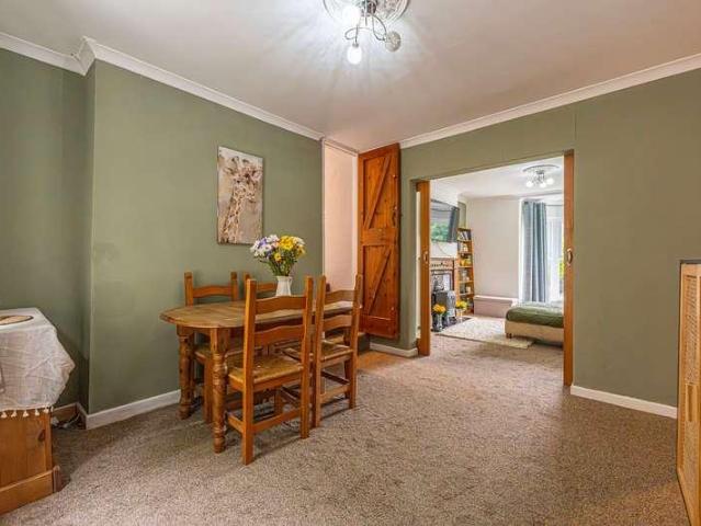 2 bed house for sale