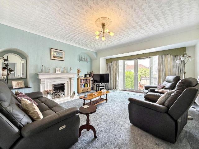 2 bed house for sale