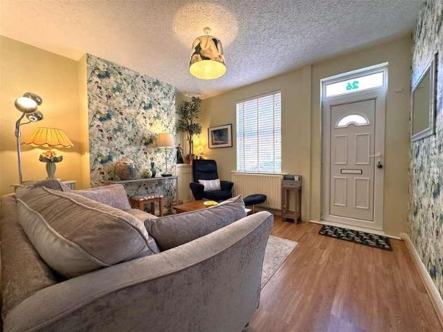 2 bed house for sale