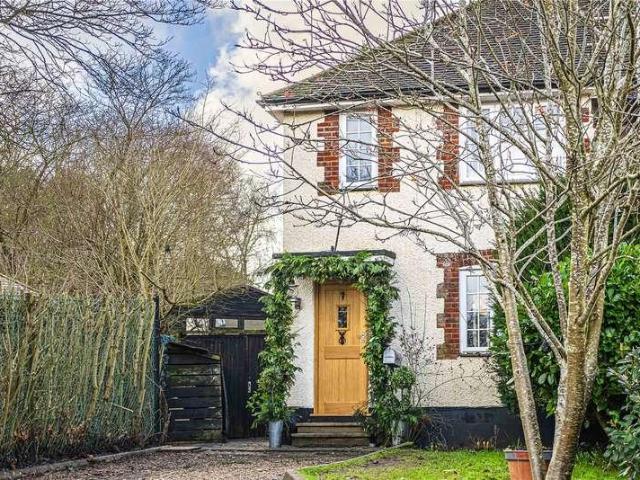 2 bed house for sale