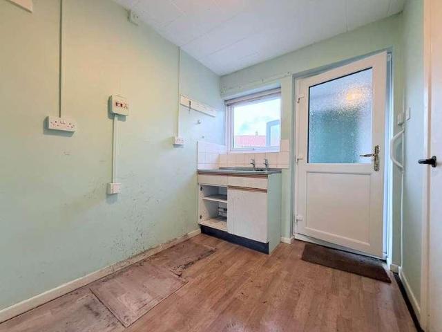 2 bed house for sale