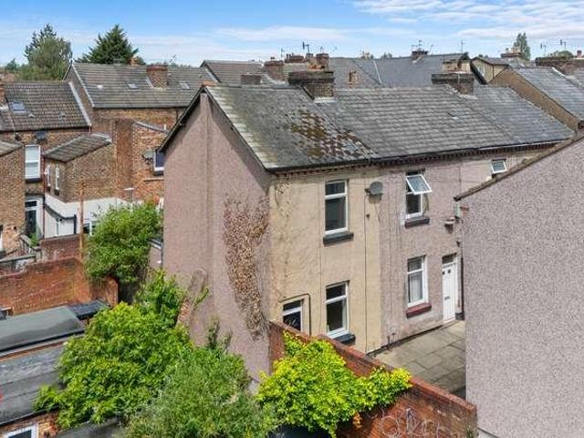 2 bed house for sale