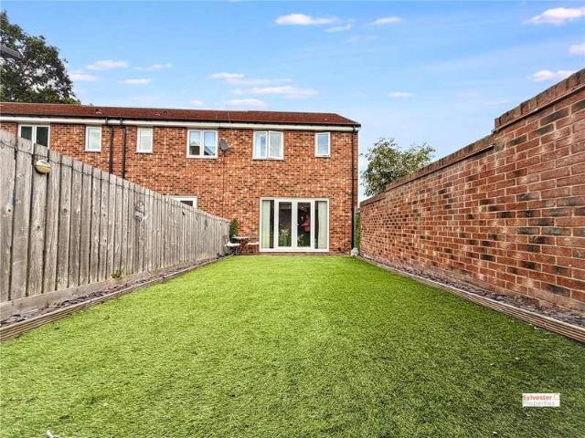 2 bed house for sale