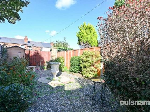 2 bed house for sale