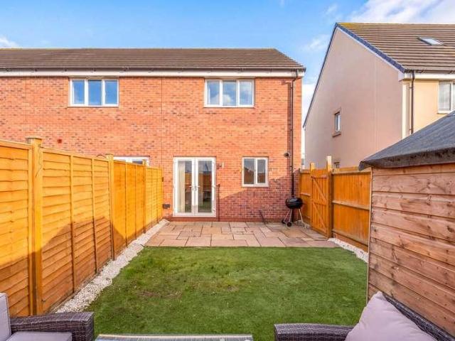 2 bed house for sale