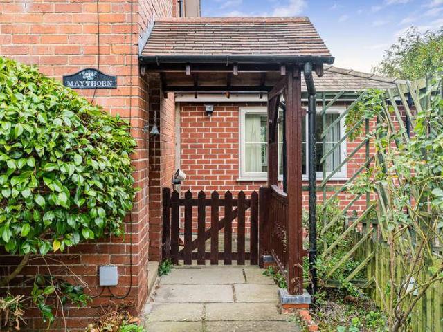 2 bed house for sale