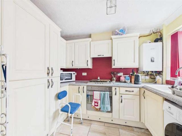 2 bed house for sale