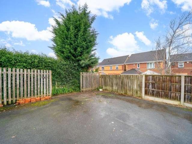 2 bed house for sale