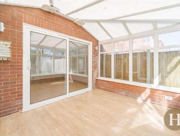 2 bed house for sale