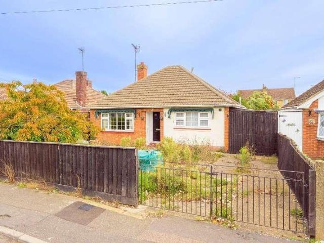 2 bed house for sale