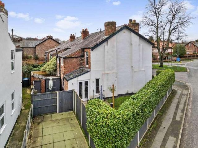 2 bed house for sale