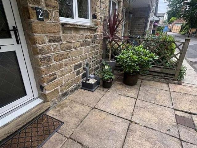 2 bed house for sale