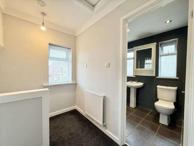 2 bed house for sale