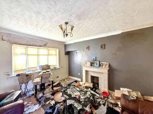 2 bed house for sale