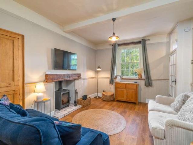 2 bed house for sale