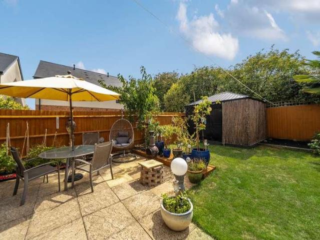 2 bed house for sale