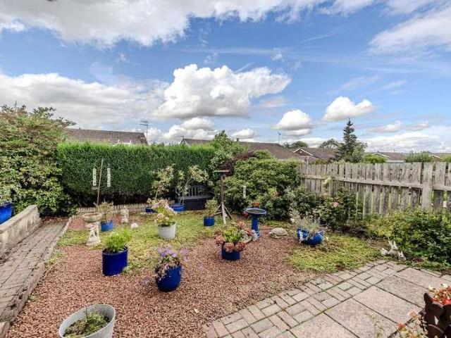 2 bed house for sale