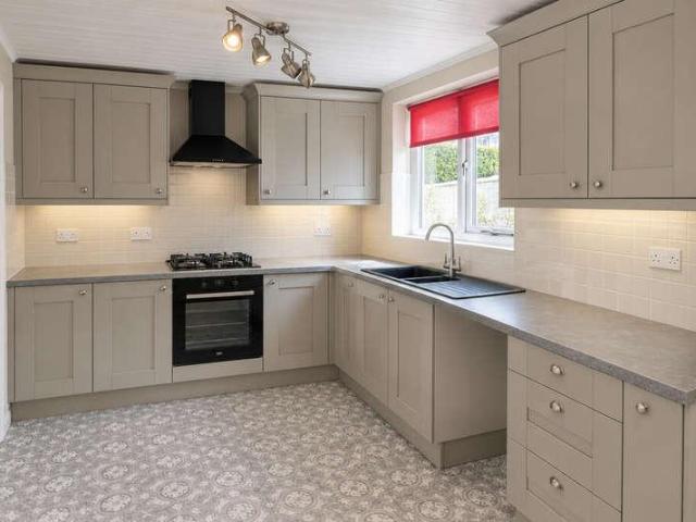 2 bed house for sale