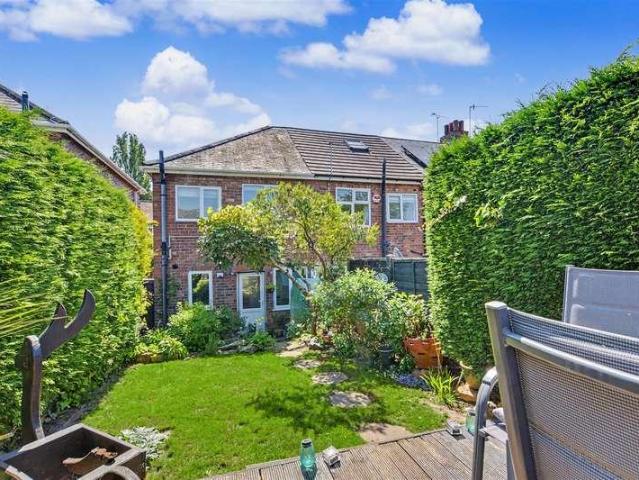 2 bed house for sale
