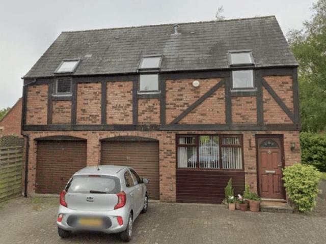 2 bed house for sale