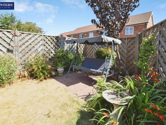 2 bed house for sale