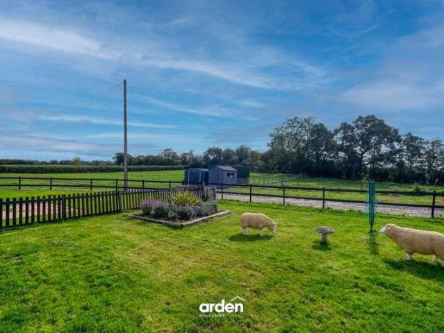 2 bed house for sale