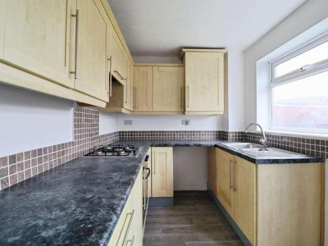 2 bed house for sale