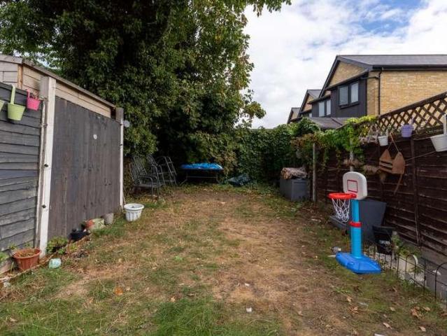 2 bed house for sale