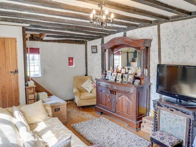 2 bed house for sale