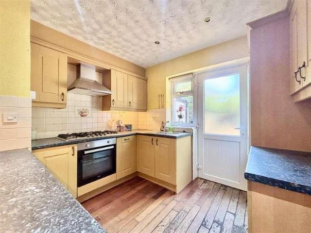 2 bed house for sale