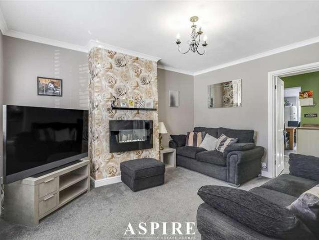 2 bed house for sale