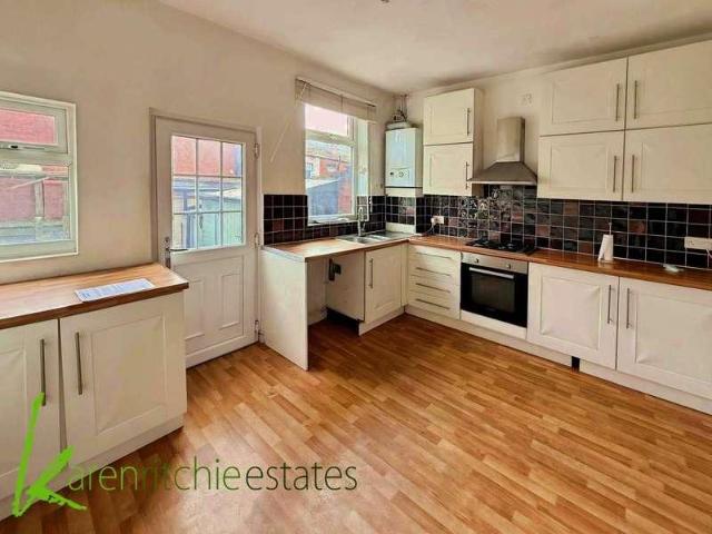 2 bed house for sale