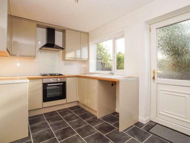 2 bed house for sale