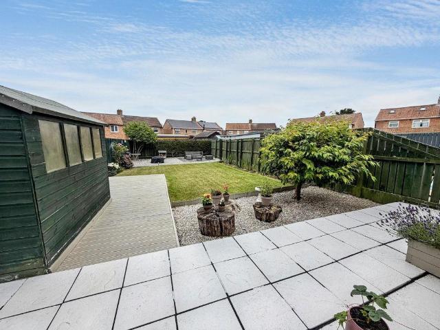 2 bed house for sale