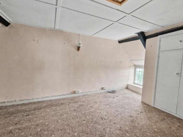 2 bed house for sale
