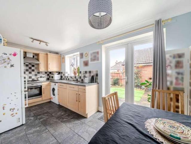 2 bed house for sale