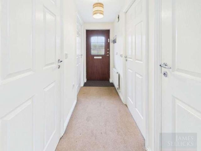 2 bed house for sale