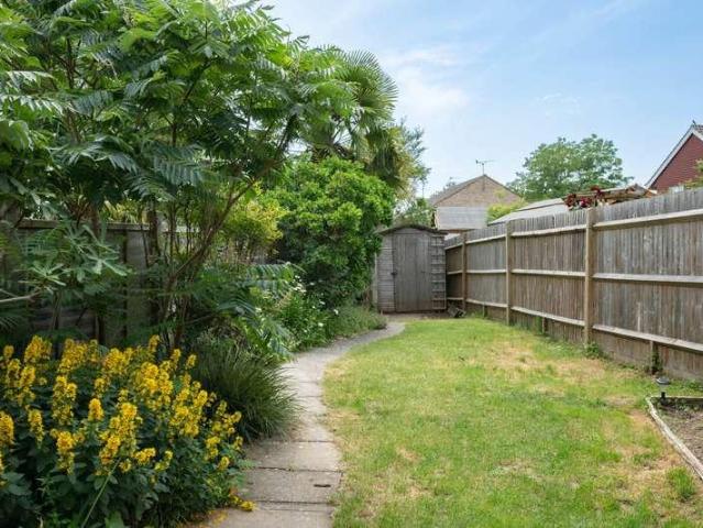 2 bed house for sale