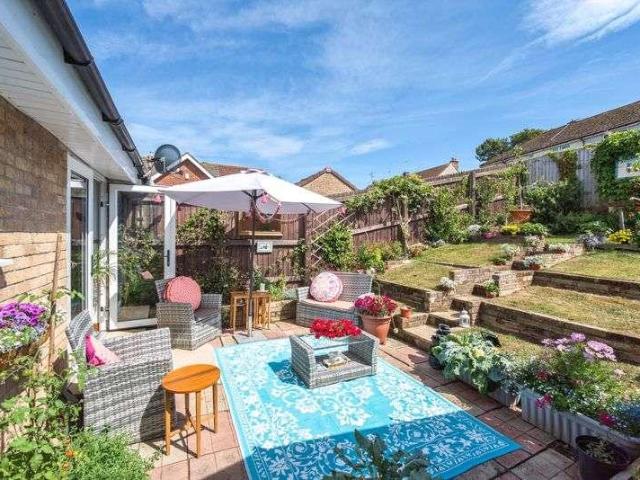 2 bed house for sale