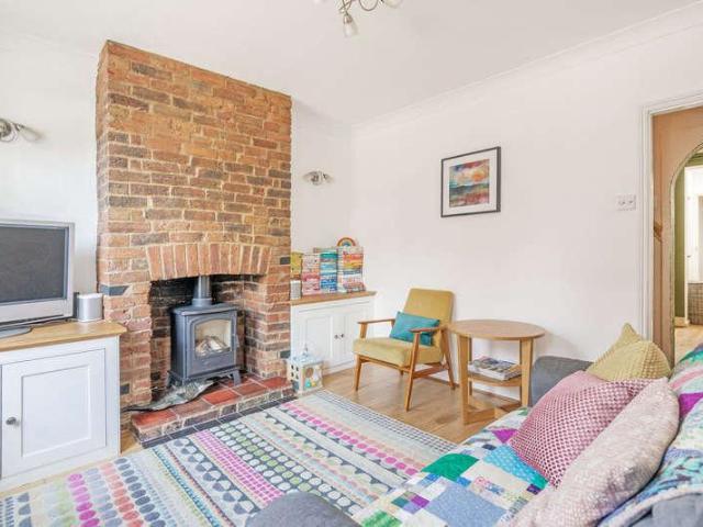 2 bed house for sale