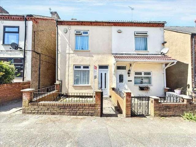 2 bed house for sale