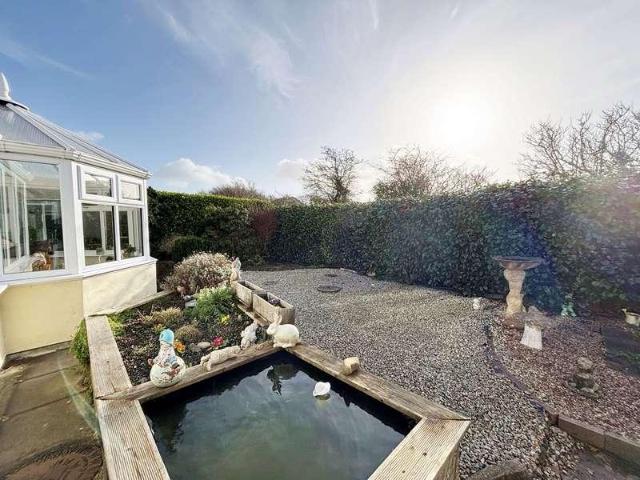 2 bed house for sale