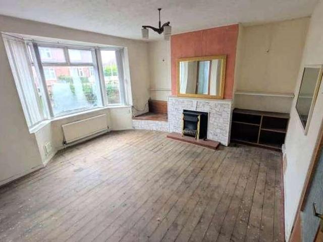 2 bed house for sale