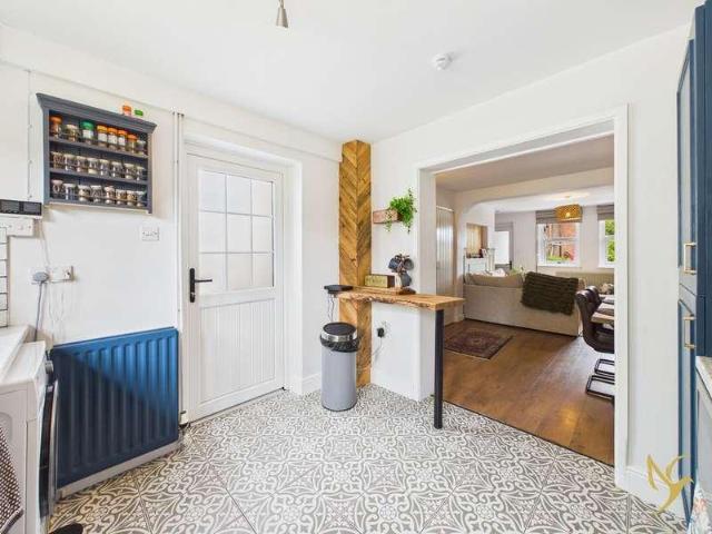2 bed house for sale