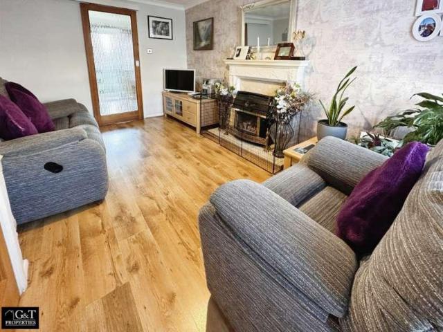 2 bed house for sale